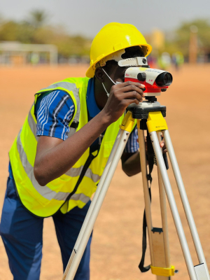 TRAVAUX PRATIQUES DES ETUDIANTS EN TOPOGRAPHIE